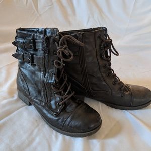 GUESS BROWN COMBAT BOOTS